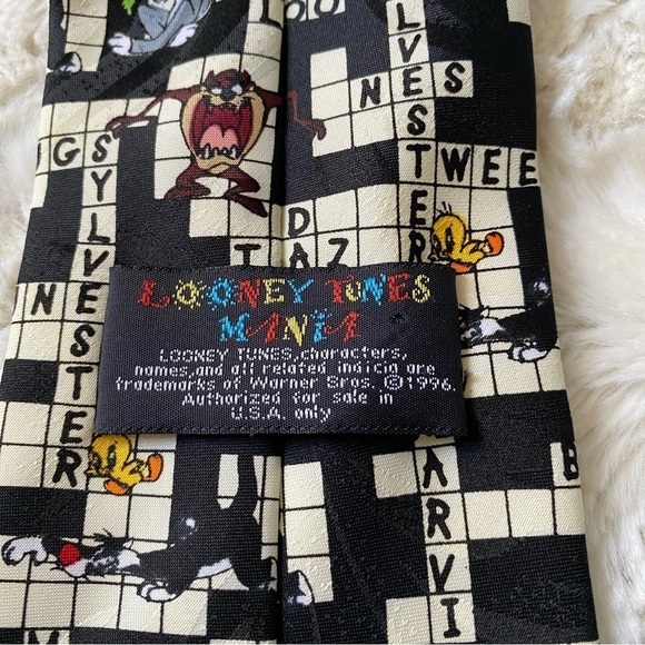 Looney Tunes Mania Vintage Crossword Neck Tie - Picture 2 of 4